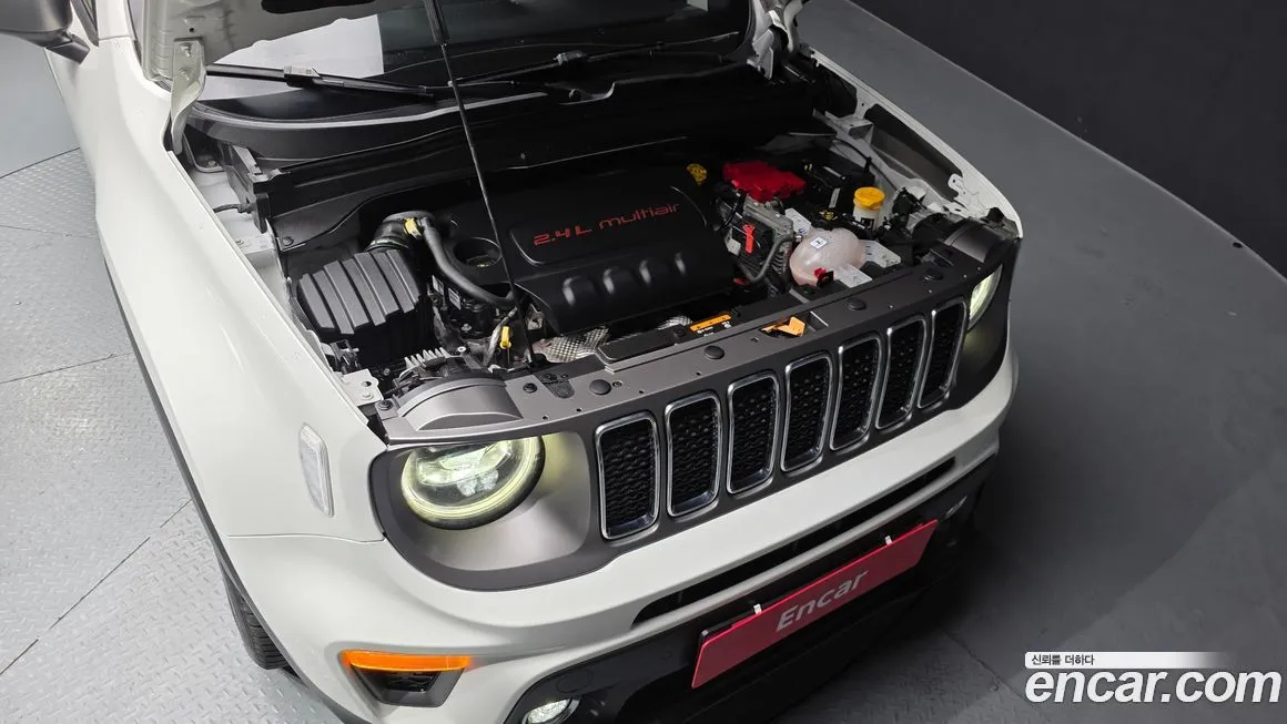 Jeep Renegade — фото 10