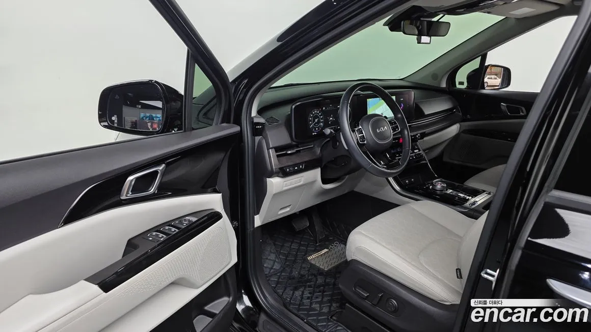 Kia Carnival — фото 10