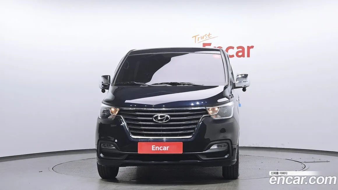 Hyundai Starex — фото 3