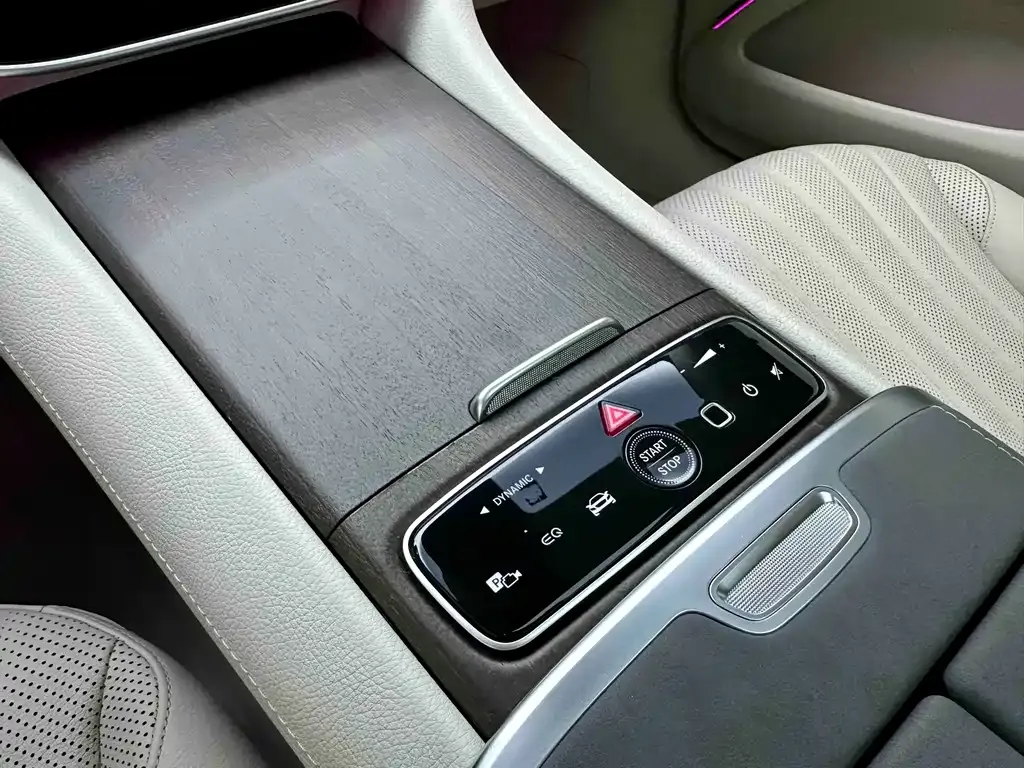 Mercedes-Benz EQS — фото 10