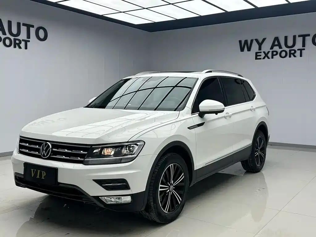 Volkswagen Tiguan L — фото 1