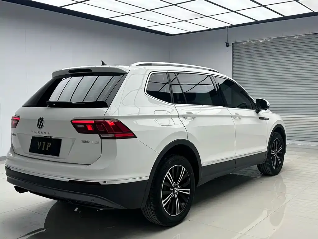 Volkswagen Tiguan L — фото 6