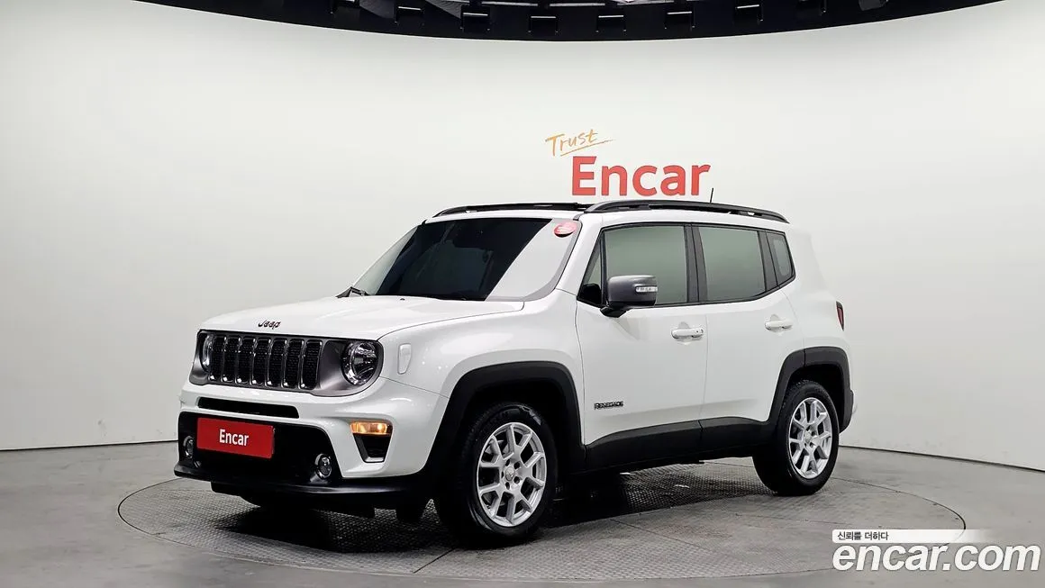 Jeep Renegade — фото 1