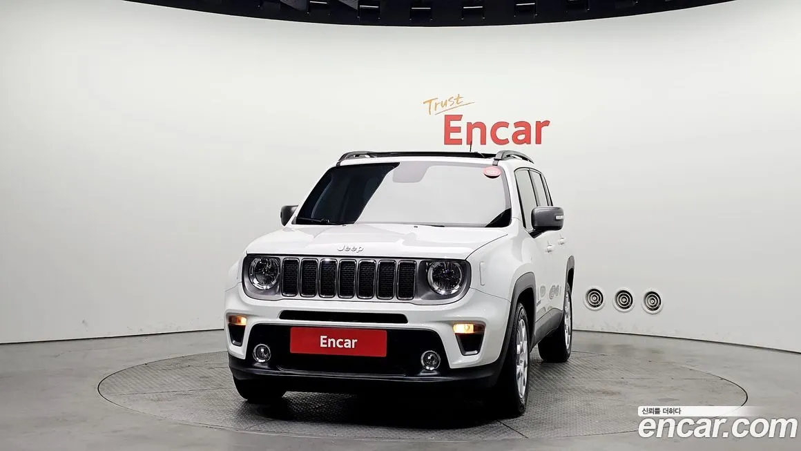 Jeep Renegade — фото 5