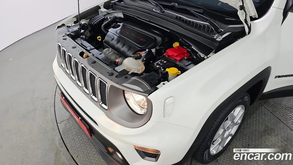 Jeep Renegade — фото 8