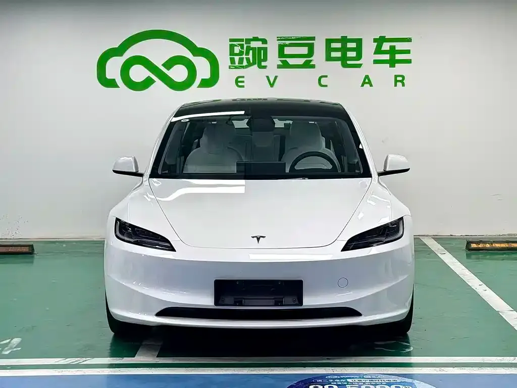 Tesla Model 3 — фото 8