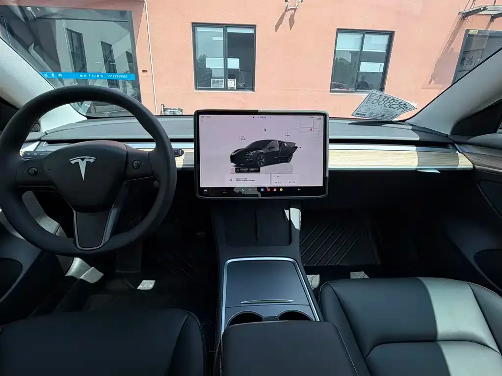 Tesla Model 3 — фото 3