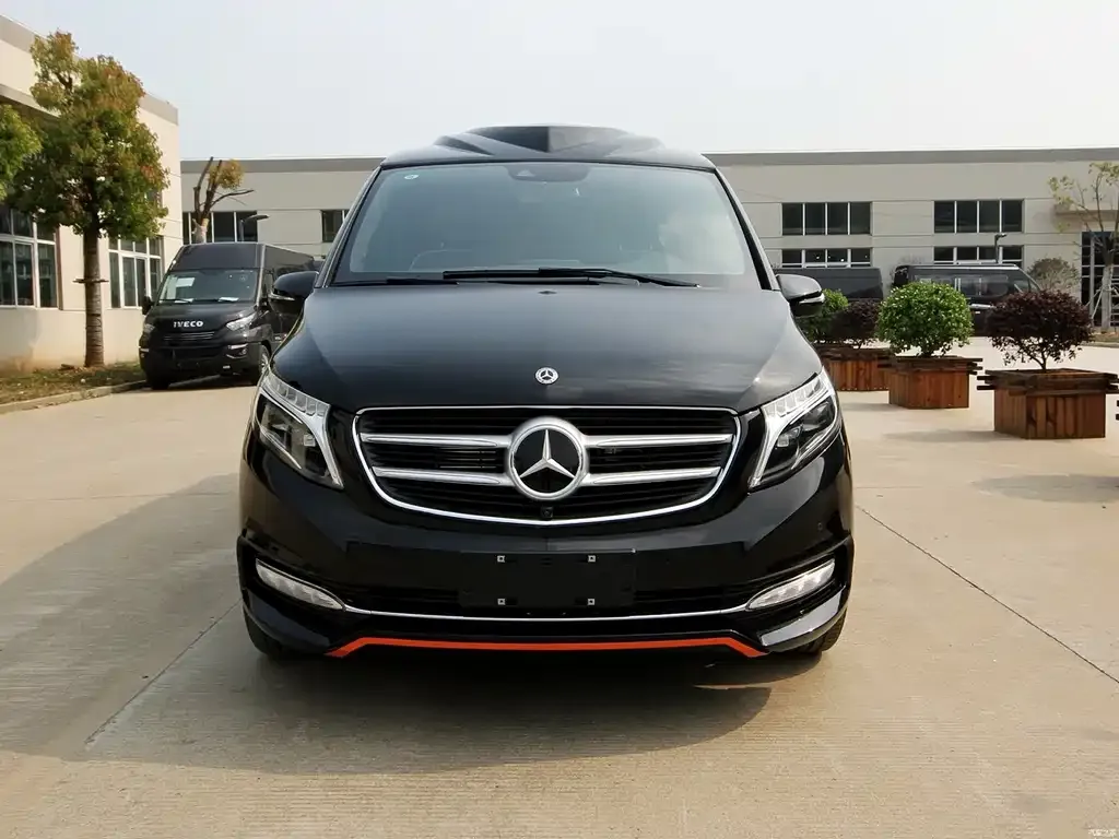Mercedes-Benz V-Class — фото 1
