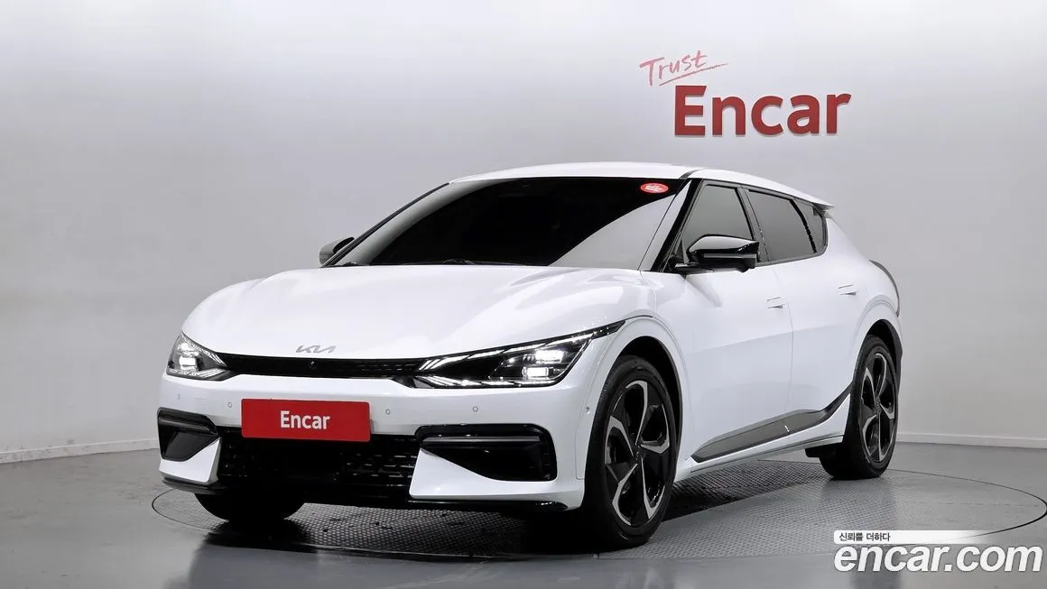 Kia EV6 — фото 1