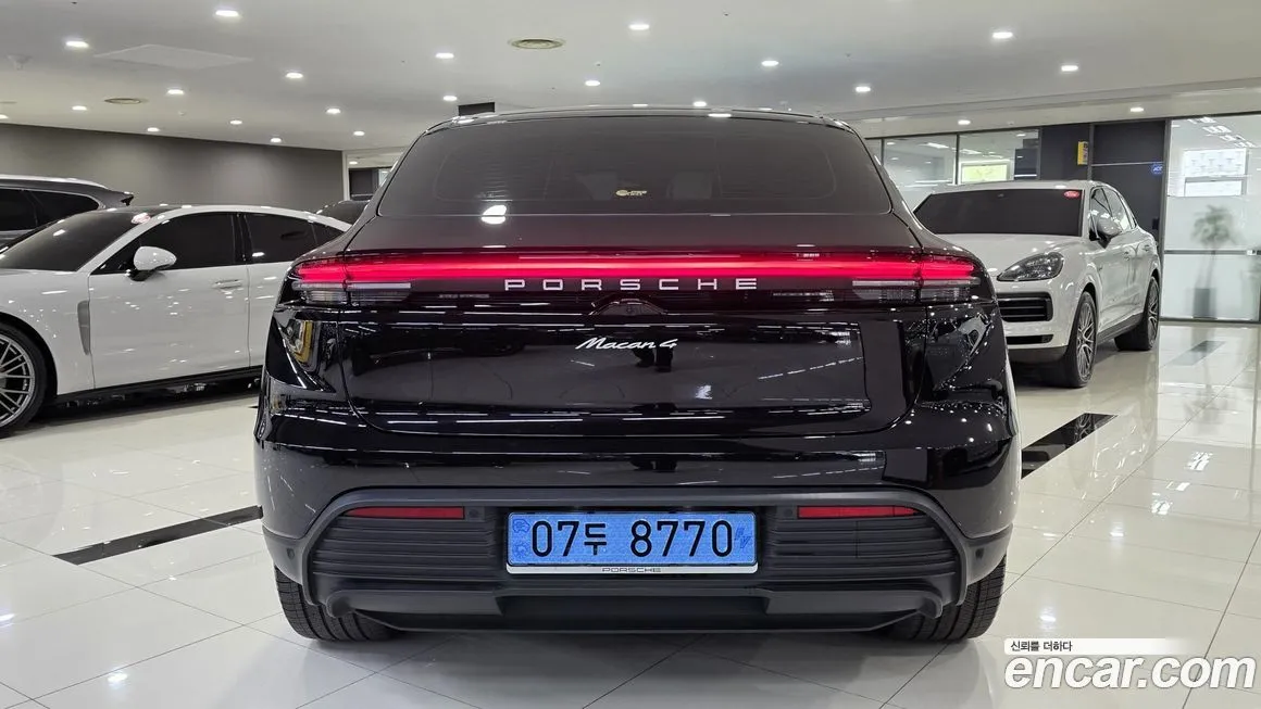 Porsche Macan — фото 8