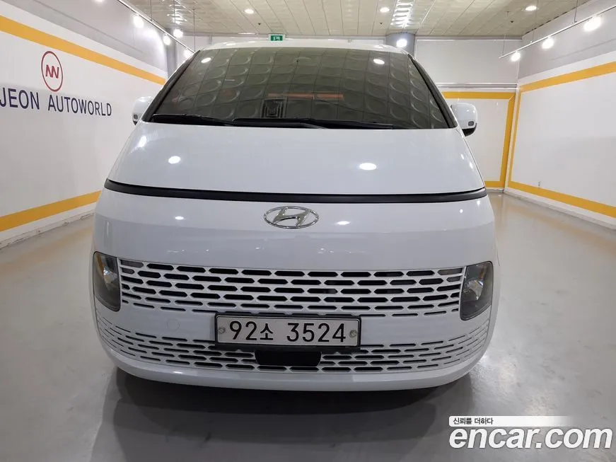 Hyundai Staria — фото 1