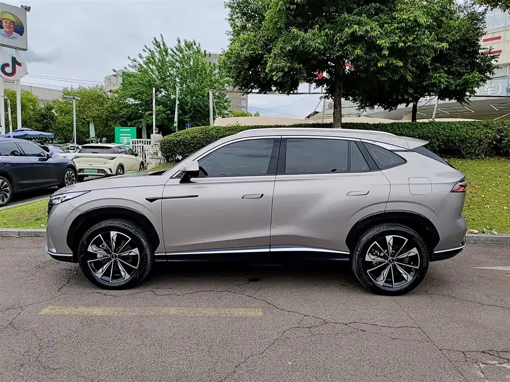 Roewe RX5 New Energy — фото 7