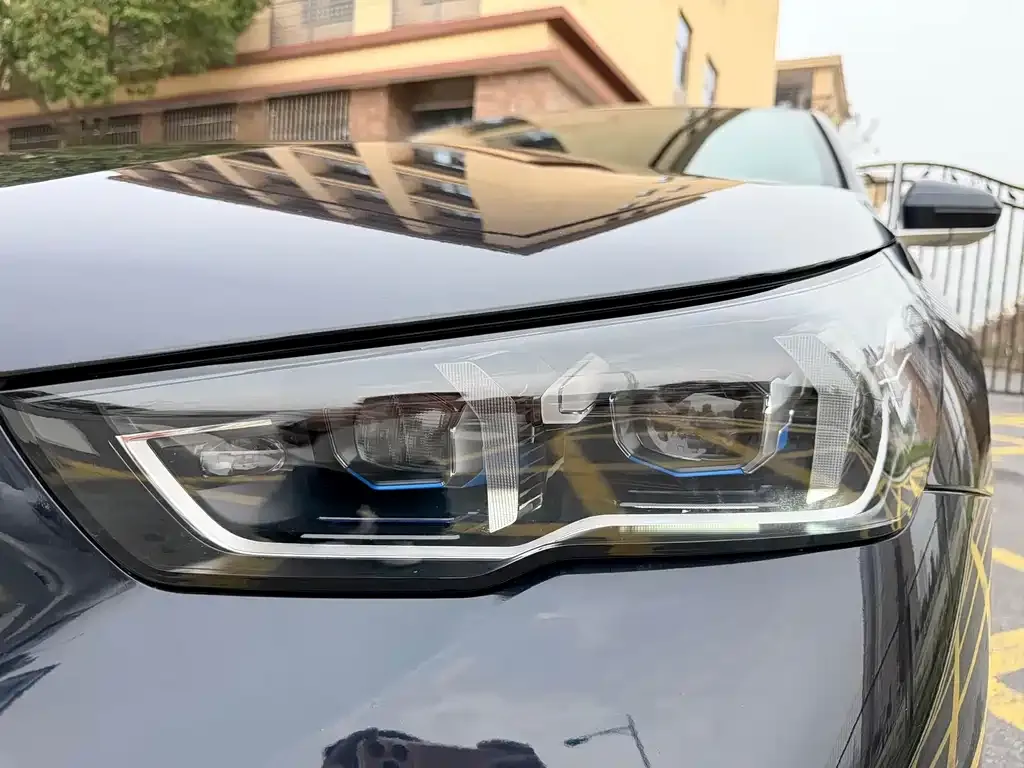 BMW 5 Series — фото 2