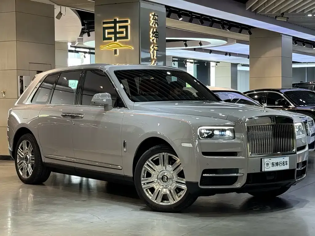 Rolls-Royce Cullinan — фото 9