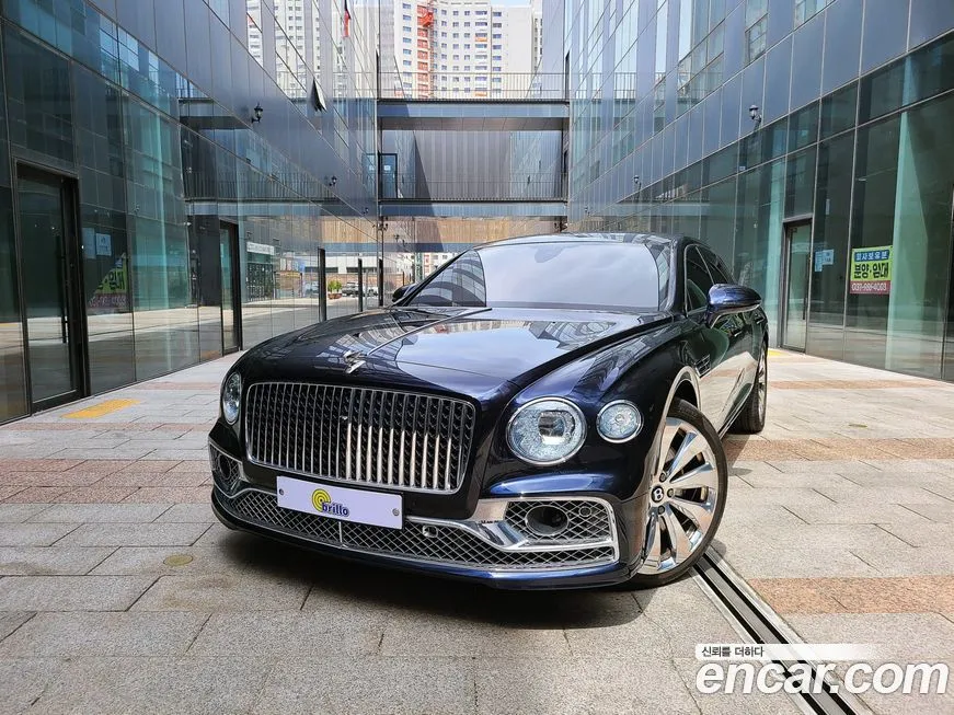 Bentley Flying Spur — фото 1