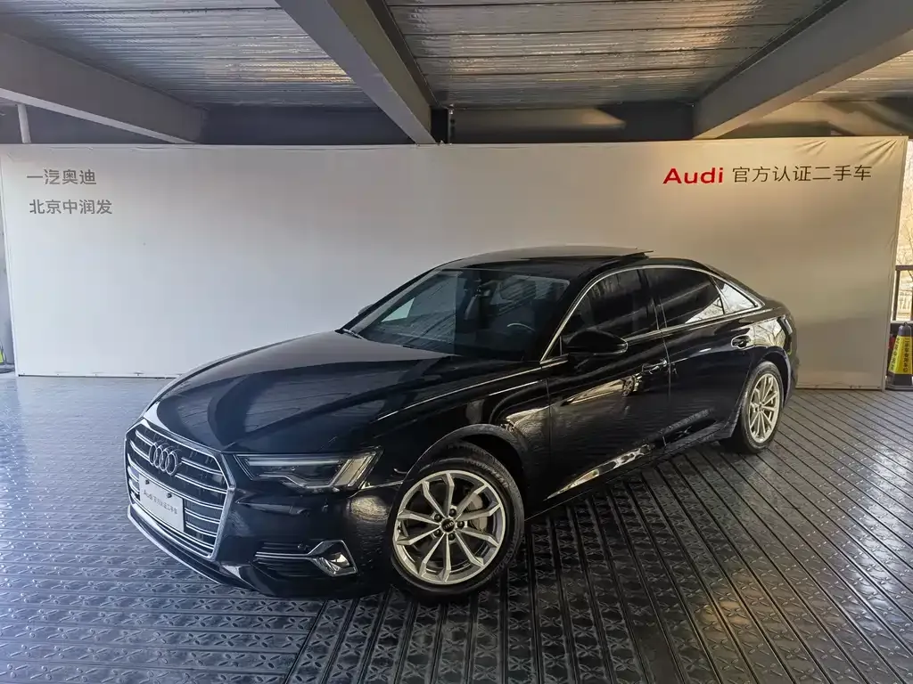 Audi A6L — фото 1