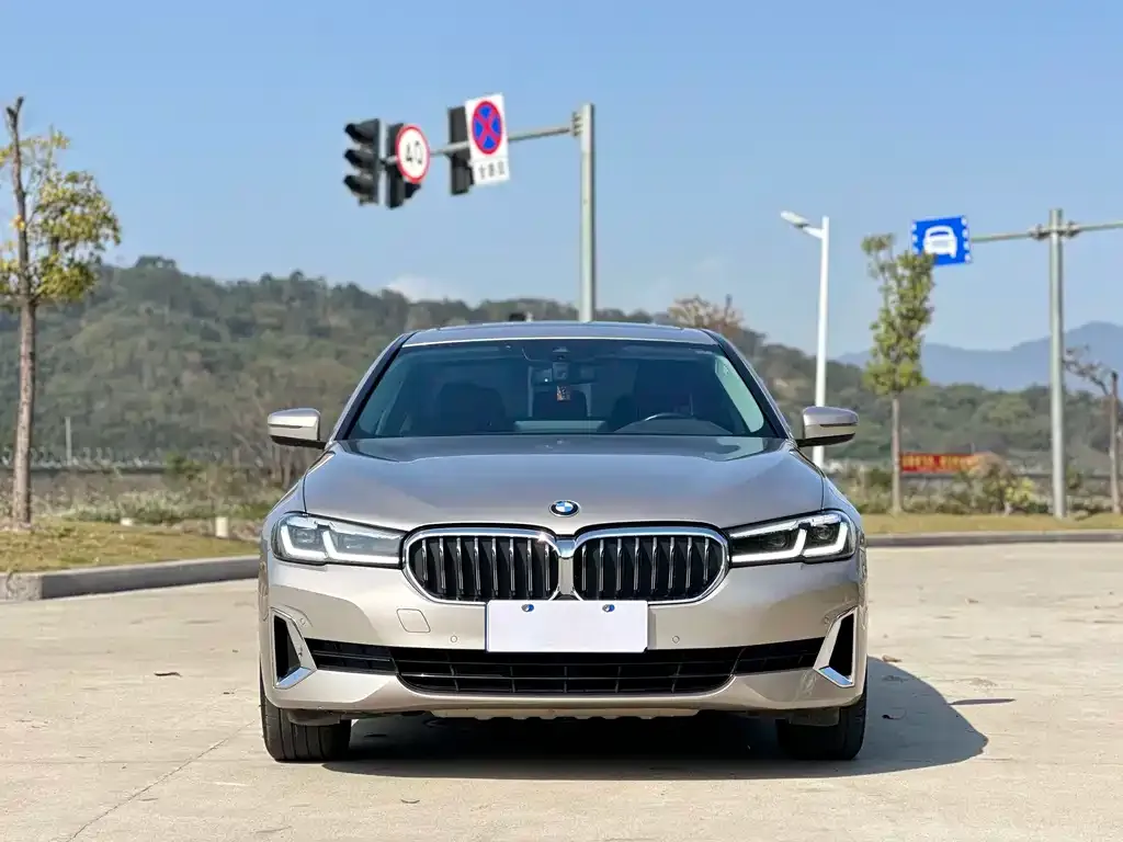BMW 5 Series — фото 5