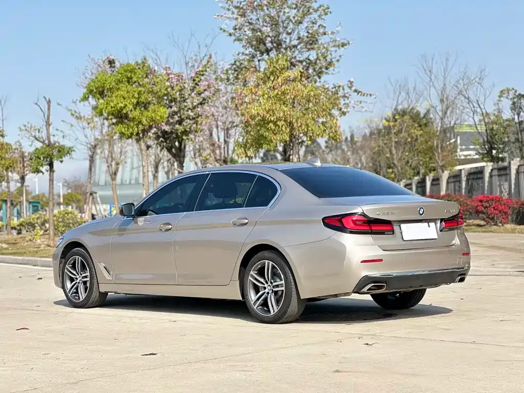 BMW 5 Series — фото 9