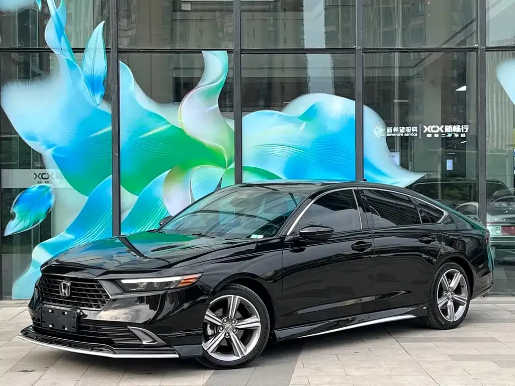 Honda Accord — фото 1