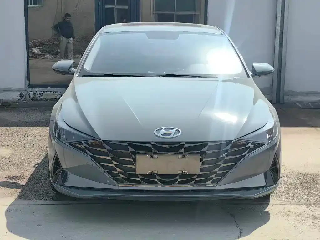 Hyundai Elantra — фото 7