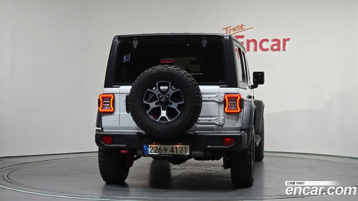 Jeep Wrangler — фото 2