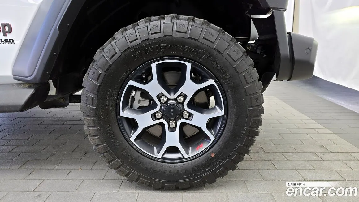Jeep Wrangler — фото 9