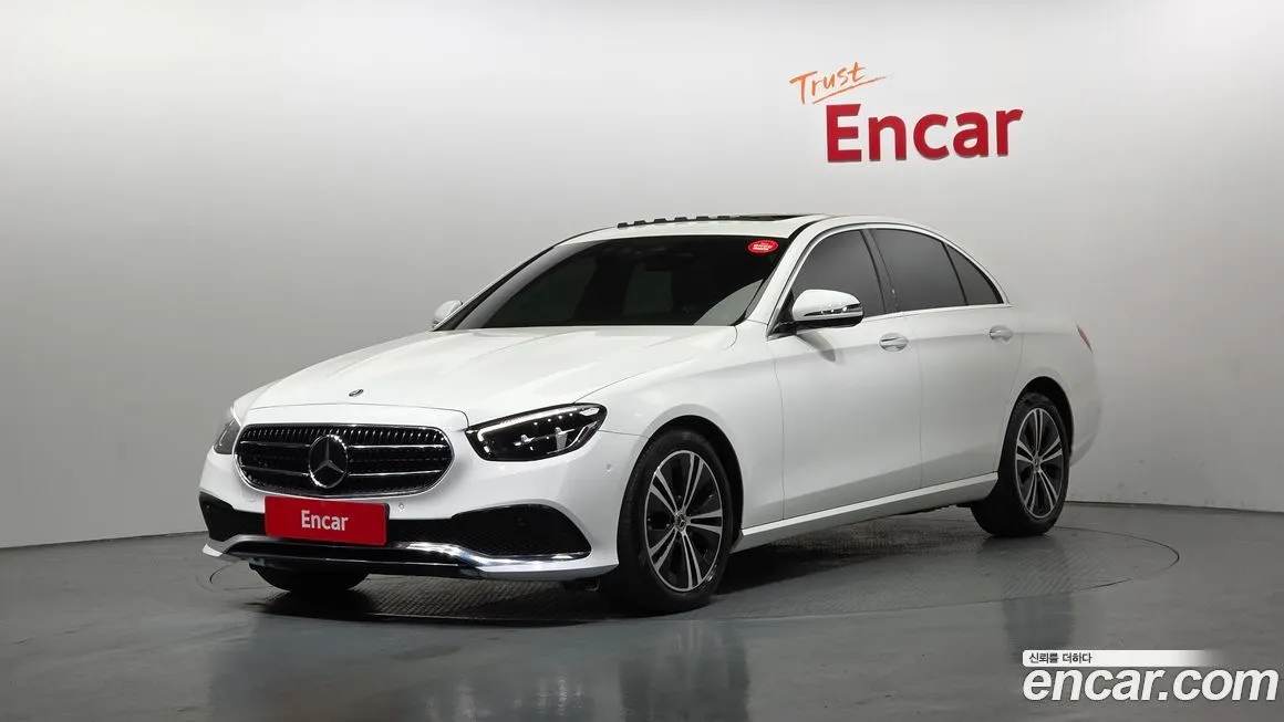 Mercedes-Benz E-Class — фото 1