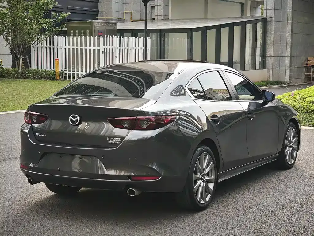 Mazda 3 Axela — фото 9