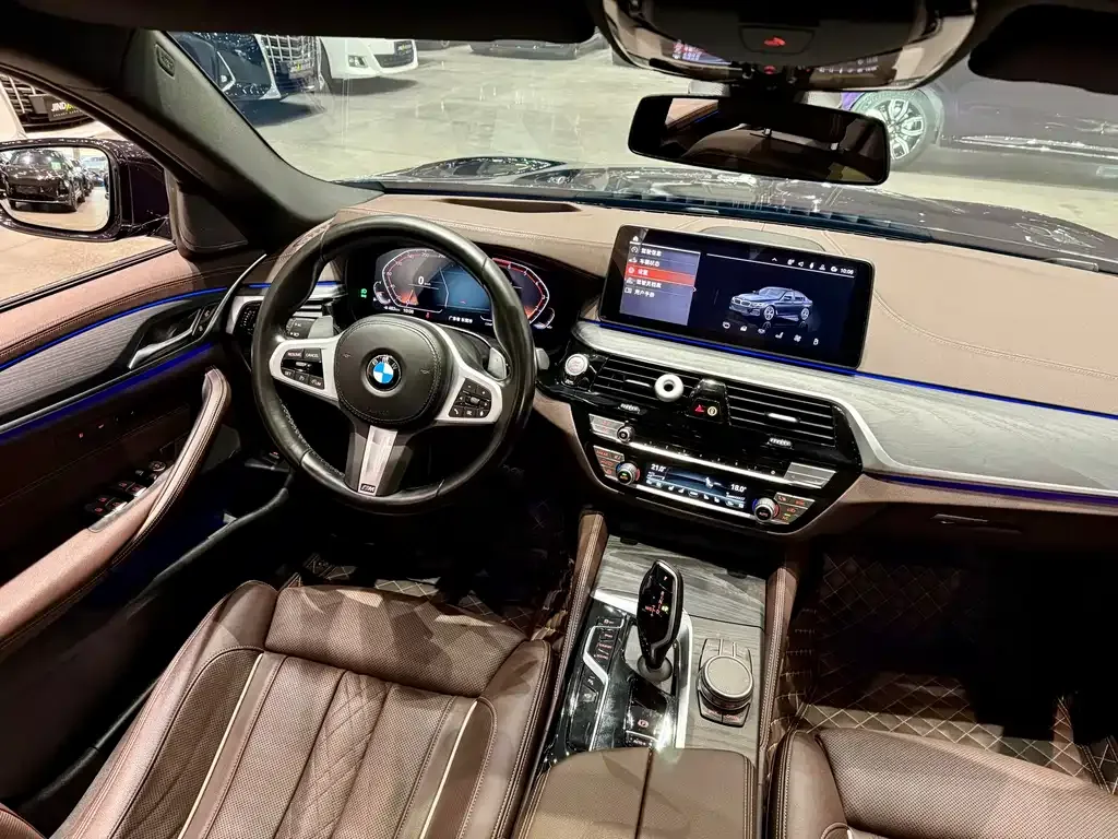 BMW 5 Series — фото 10