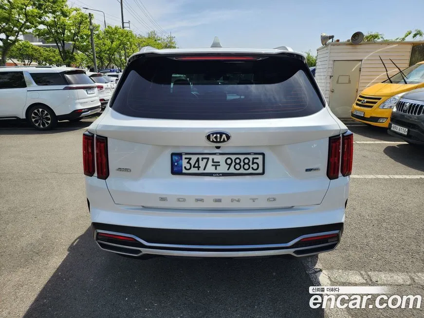 Kia Sorento — фото 8