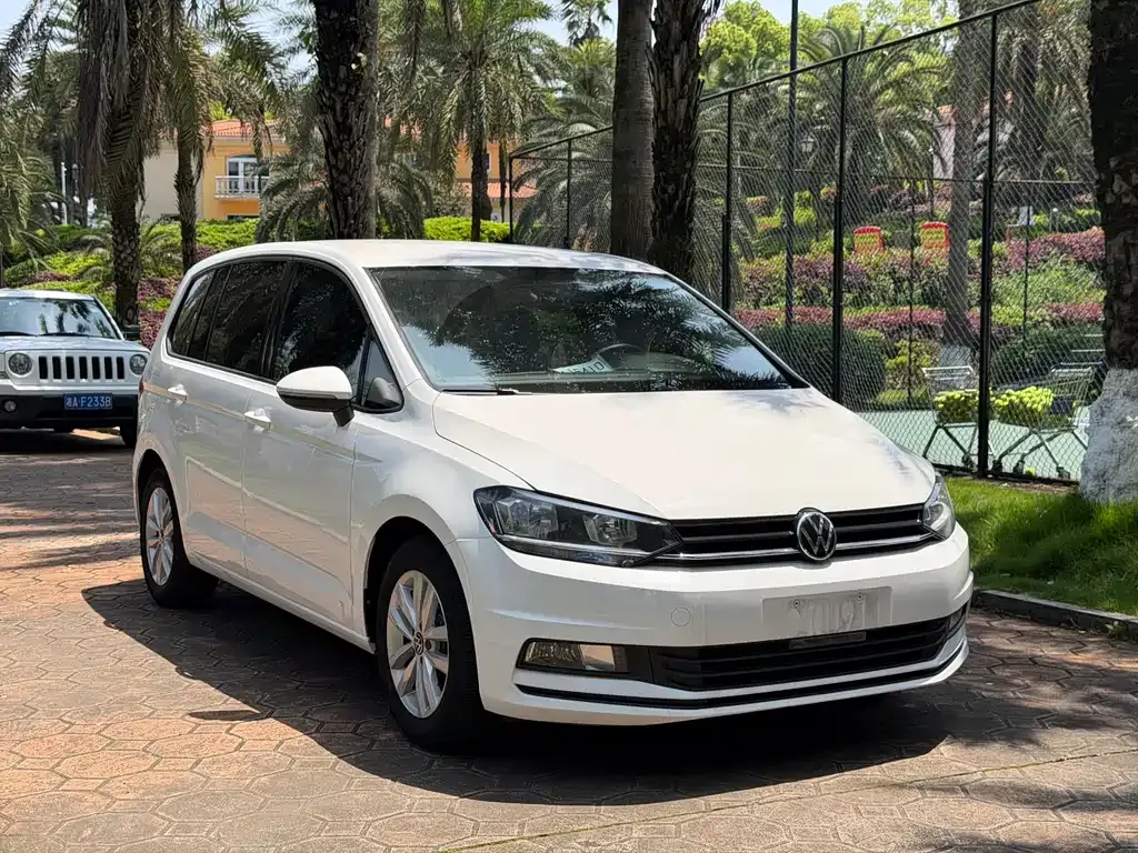 Volkswagen Touran — фото 2