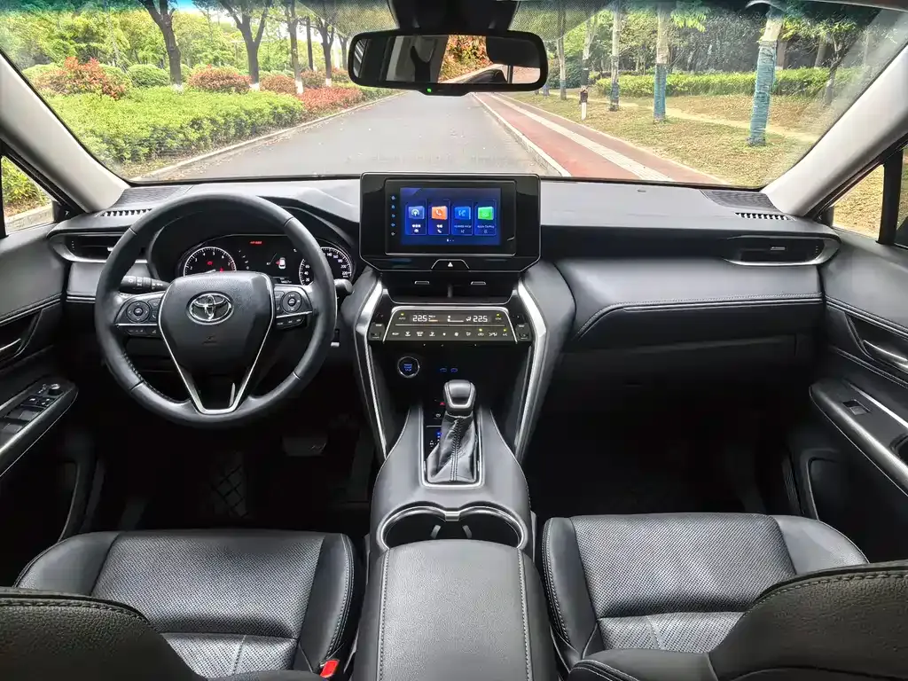 Toyota Harrier — фото 10