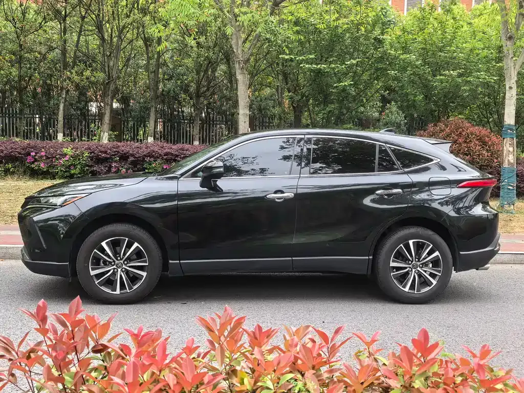 Toyota Harrier — фото 5