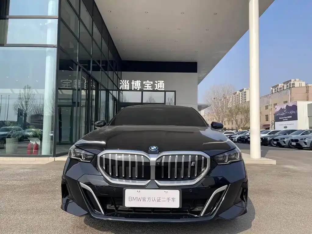 BMW i5 — фото 7