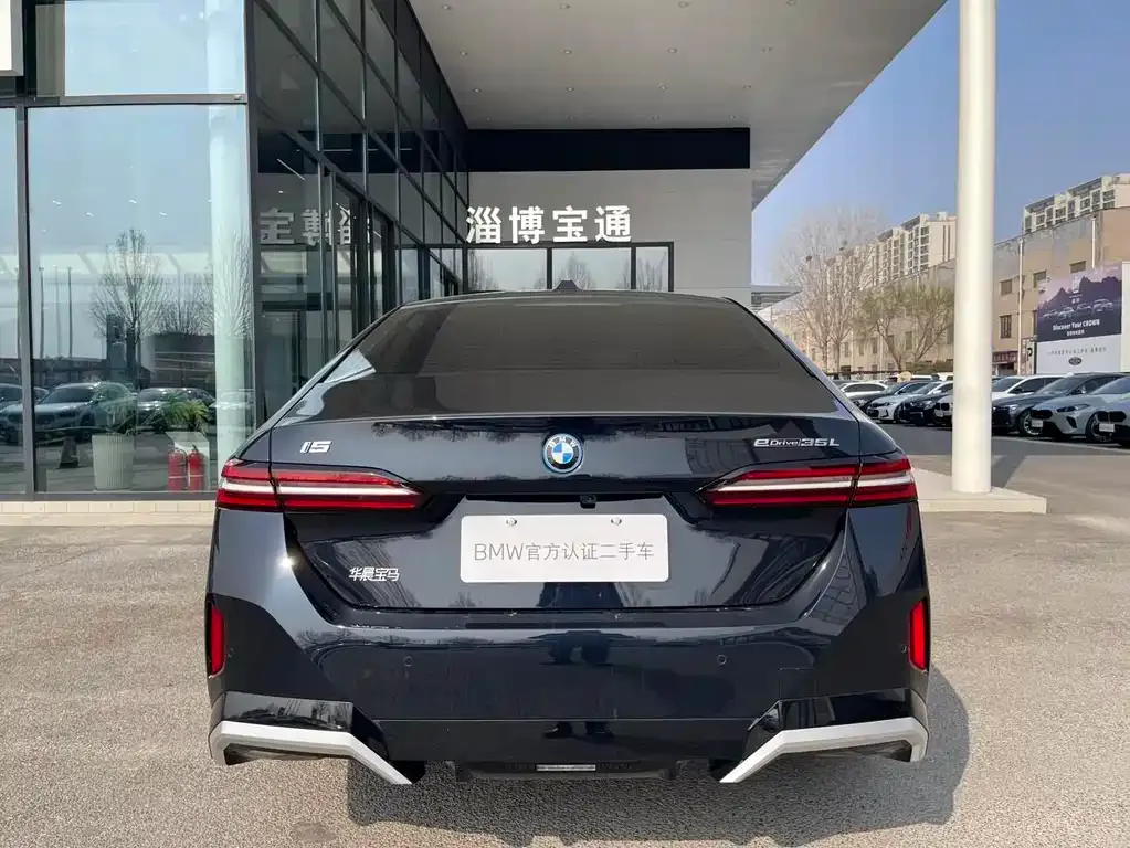 BMW i5 — фото 8