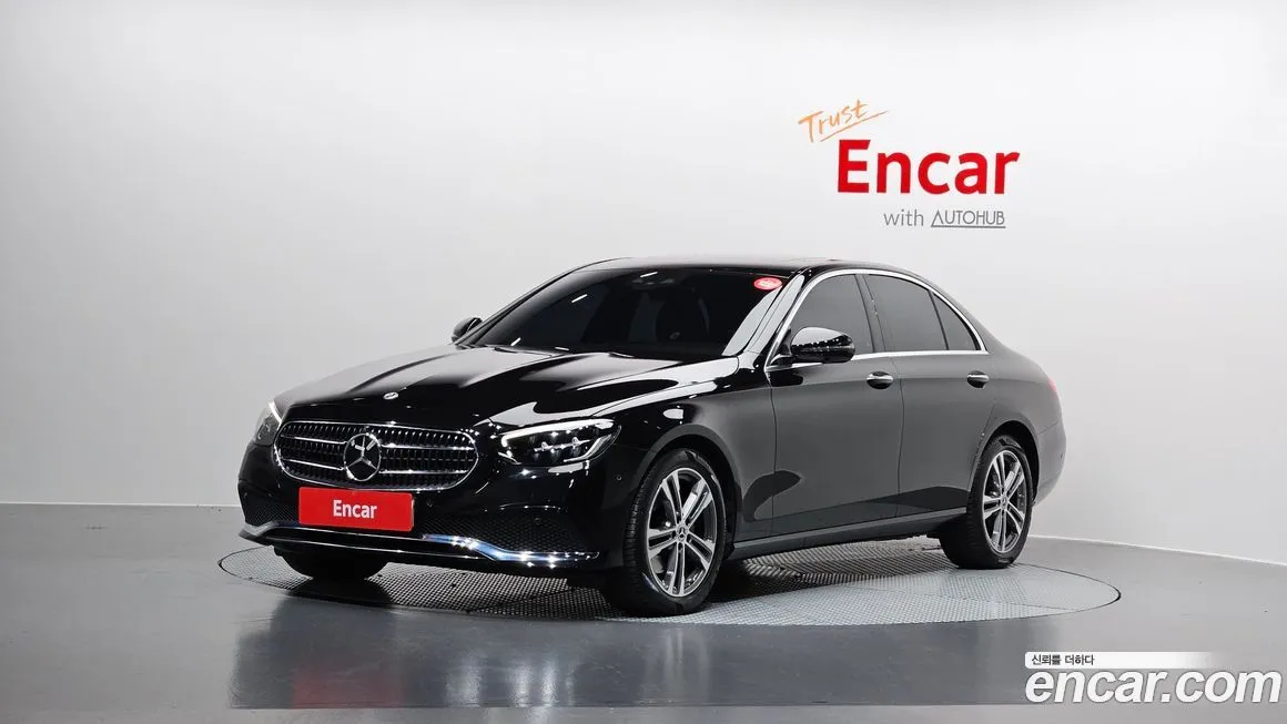 Mercedes-Benz E-Class — фото 1