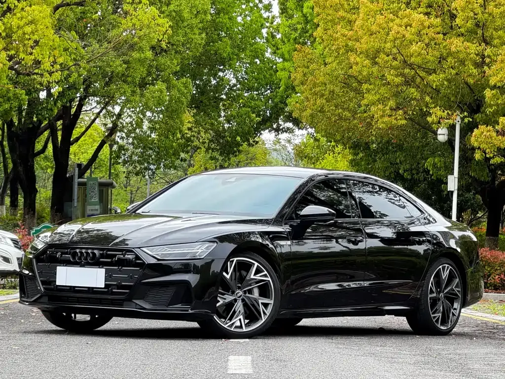 Audi A7L — фото 1