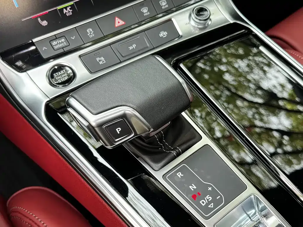 Audi A7L — фото 7