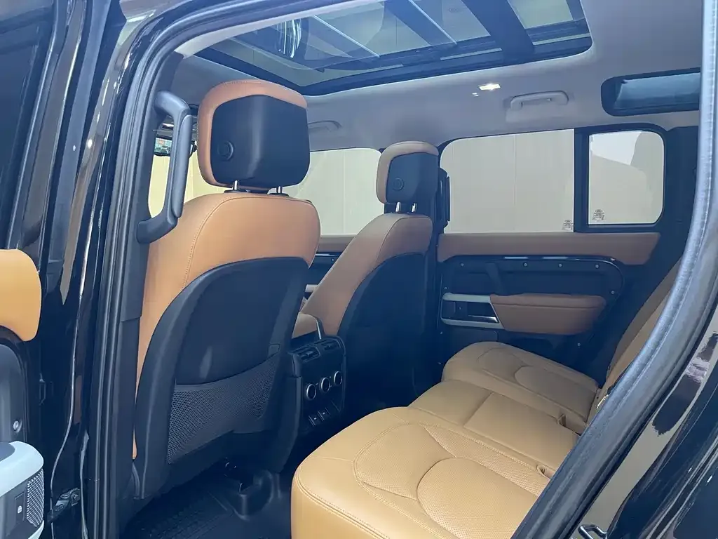 Land Rover Defender — фото 10