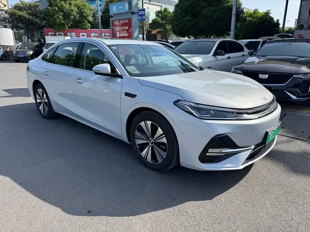Geely Galaxy A7 — фото 7