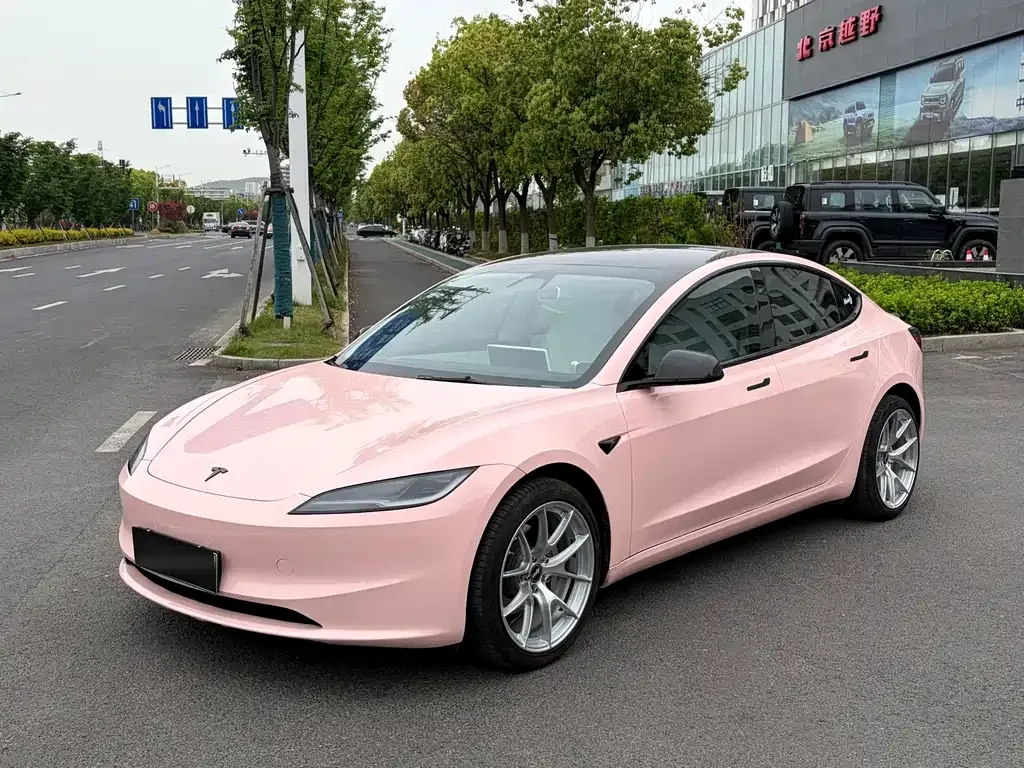 Tesla Model 3 — фото 1