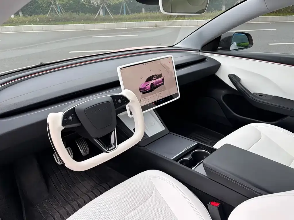 Tesla Model 3 — фото 7