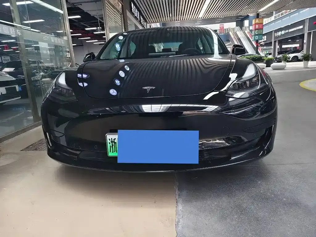 Tesla Model 3 — фото 5