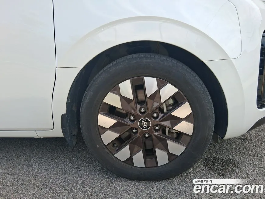 Hyundai Staria — фото 2