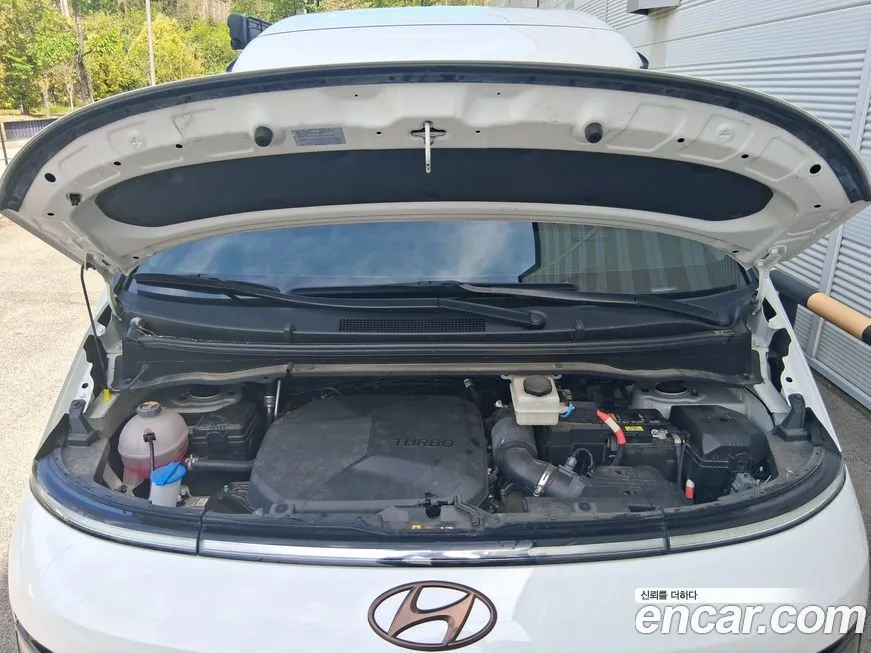 Hyundai Staria — фото 3