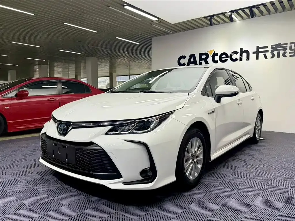 Toyota Corolla — фото 1
