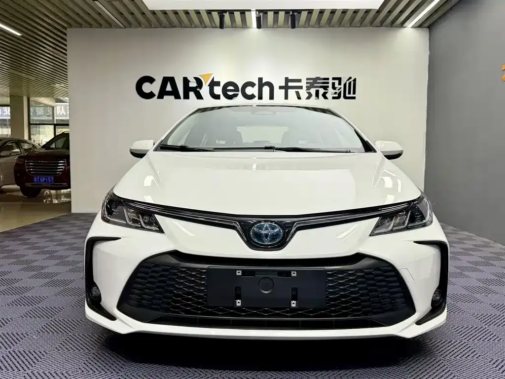 Toyota Corolla — фото 6