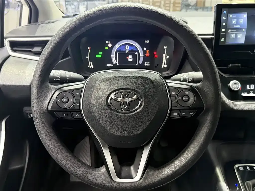 Toyota Corolla — фото 4