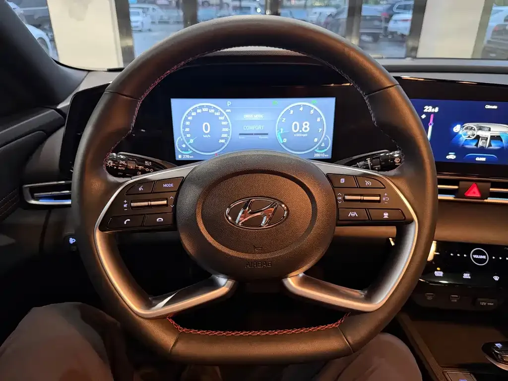 Hyundai Elantra — фото 8