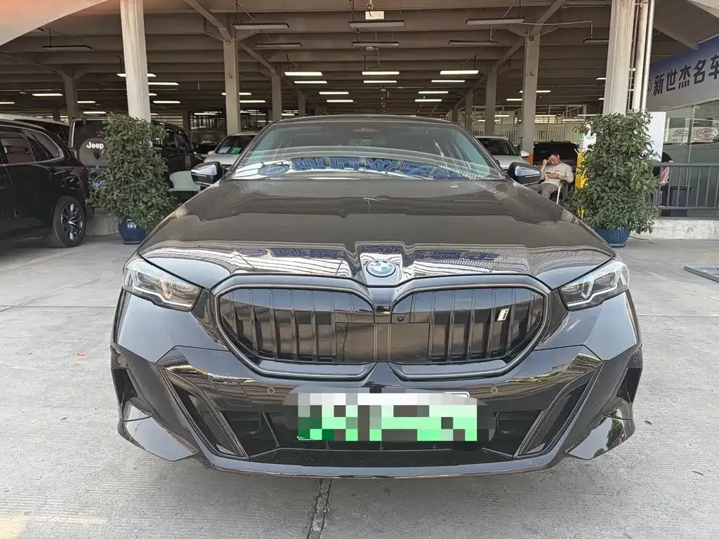 BMW i5 — фото 4